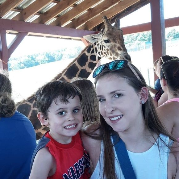 Meet your Posher, Tiffany - Picture 1 of 1